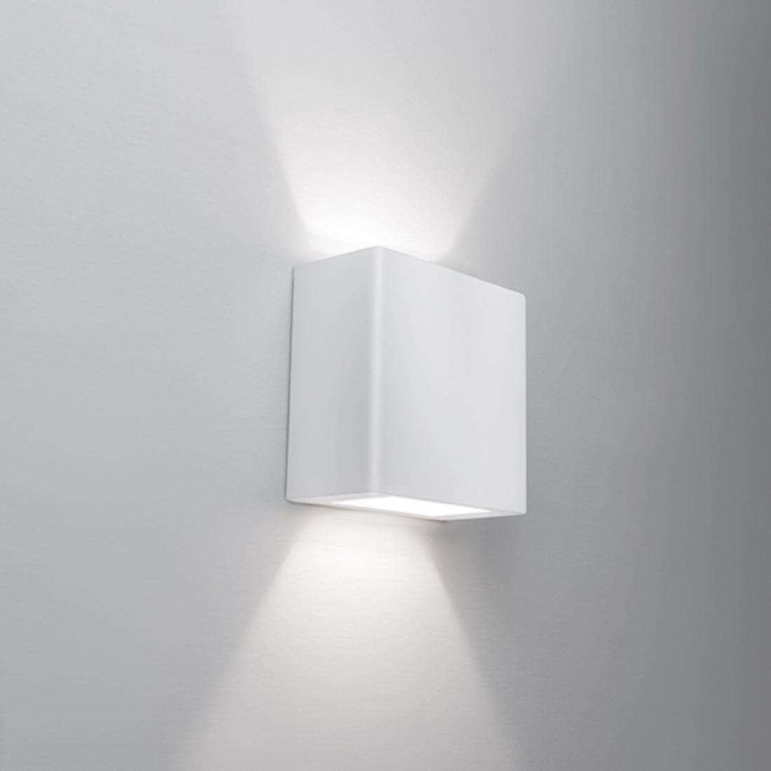 Arandela Newline New Clean 2 Fachos IP43 12 Watts 2700K 100x100x50mm 9585LED
