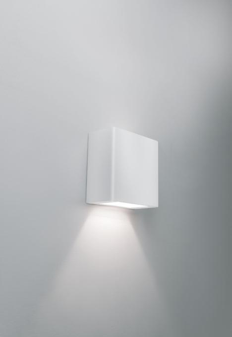Arandela Newline New Clean 1 Facho IP43 6 Watts 2700K 100x100x50mm 9587LED