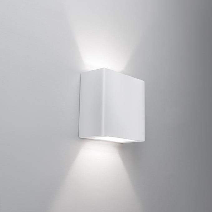 Arandela Newline New Clean 2 Fachos IP43 12 Watts 2700K 100x100x50mm 9585LED
