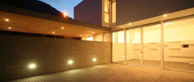 Arandela Tartaruga Oval com Grade 1L E27 210x113x85mm Preta 