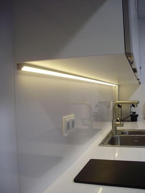 Perfil Sobrepor de Canto Sob Medida MK Iluminação 19x19mm (Somente Perfil) ALP07