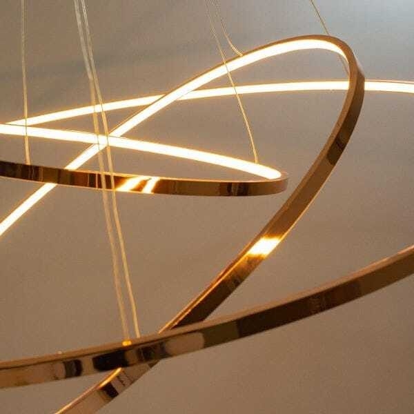 Pendente Bella Birdie Rose Gold 39 watts 3000K 
Anéis Ø800/600/400mm KW002E