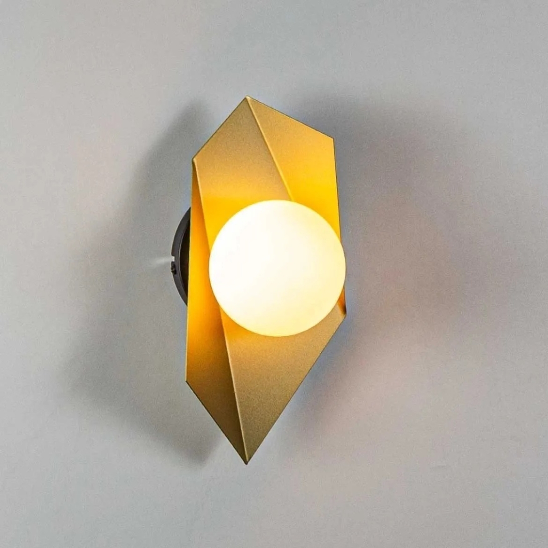 Arandela Starlux Floki Dourado e Preto 1L G9 160x140x280mm GH-005
