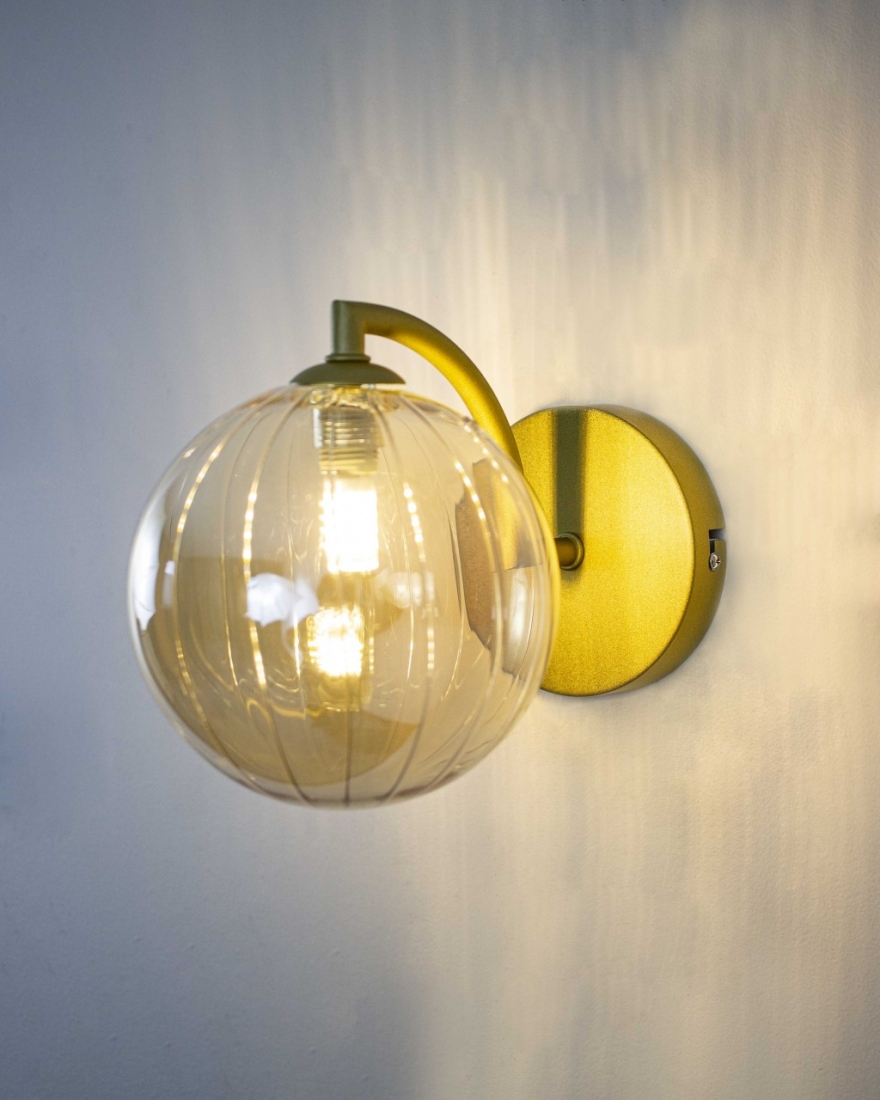 Arandela Starlux Tati 1L G9 Ouro Fosco e Globo Âmbar Ø150mm ZR060-AB