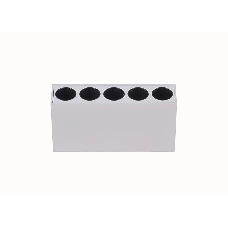  Spot Sobrepor Nordecor Downlight Powerus 5 Focos 10 watts 3000K Branco e Preto IRC90 38° Bivolt 137x35x70mm 6389
