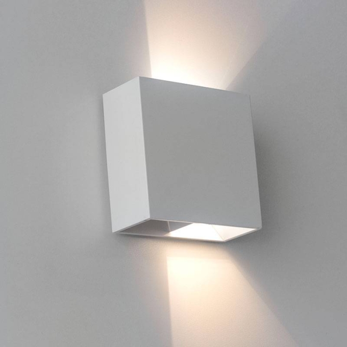 Arandela Nordecor Dron Facho Duplo Ajustável 4 watts 3000K Branco IP65 120x120mm Bivolt 2010