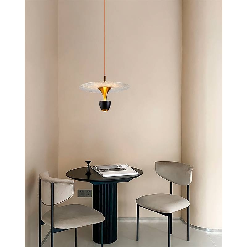 Pendente Nordecor Sowa 10 watts 3000K Preto e Dourado Fosco Ø400mm 2579