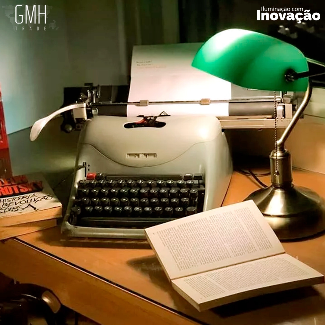 Luminária de Mesa GMH Banker Verde 1L E27 380x265mm Bivolt L-INGLESA-VERDE