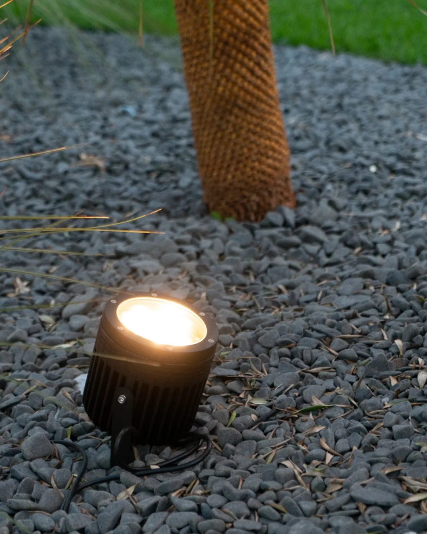 Finco de Jardim Powerlume 30 watts IP67 Alumínio e Difusor Acrílico Bivolt 350x168x144mm FJX30W