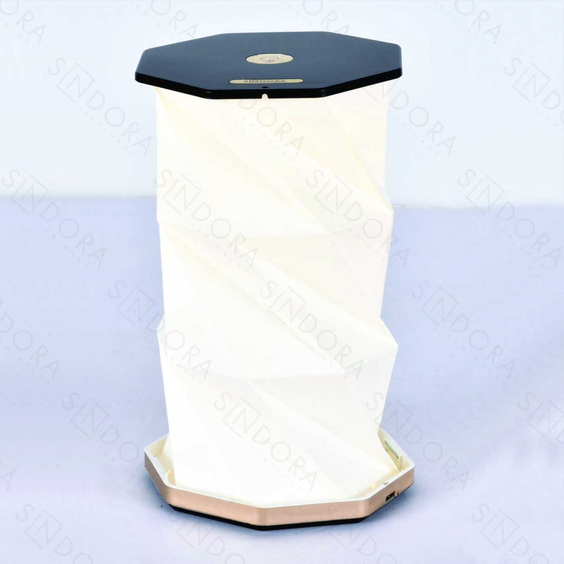 Abajur Sindora USB Dimerizável ABS Preto e Dourado 3000K/4000K/6000K 120x210mm DCY02523