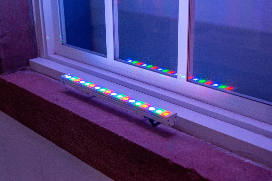 Projetor Powerlume 36 watts 24V IP67 Alumínio e Difusor Vidro Temperado 1000mm PLSS36W