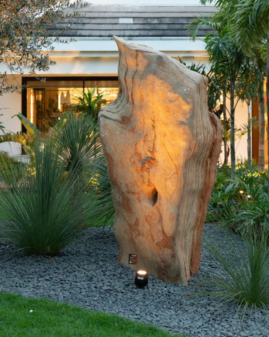 Finco de Jardim Powerlume 30 watts IP67 Alumínio e Difusor Acrílico Bivolt 350x168x144mm FJX30W