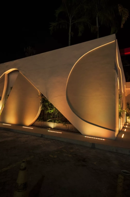 Projetor Embutido Linear Powerlume 18 watts IP67 Alumínio e Difusor Vidro Bivolt 605mm LES18W