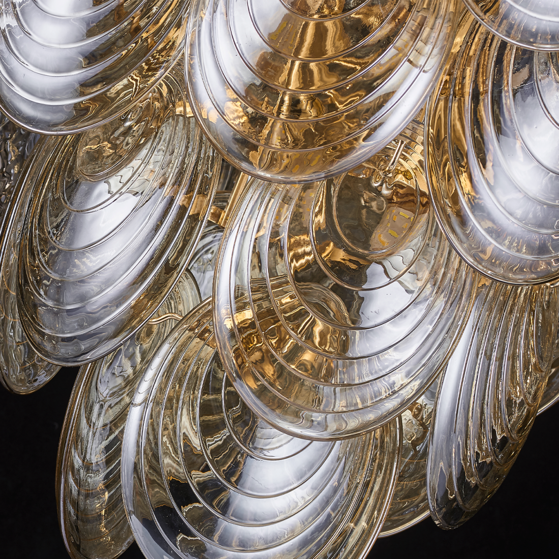 Pendente +Luz Shell Vidro e Metal Conhaque e Dourado 15L E14 Ø800x600mm PE-205/15.80CQDO