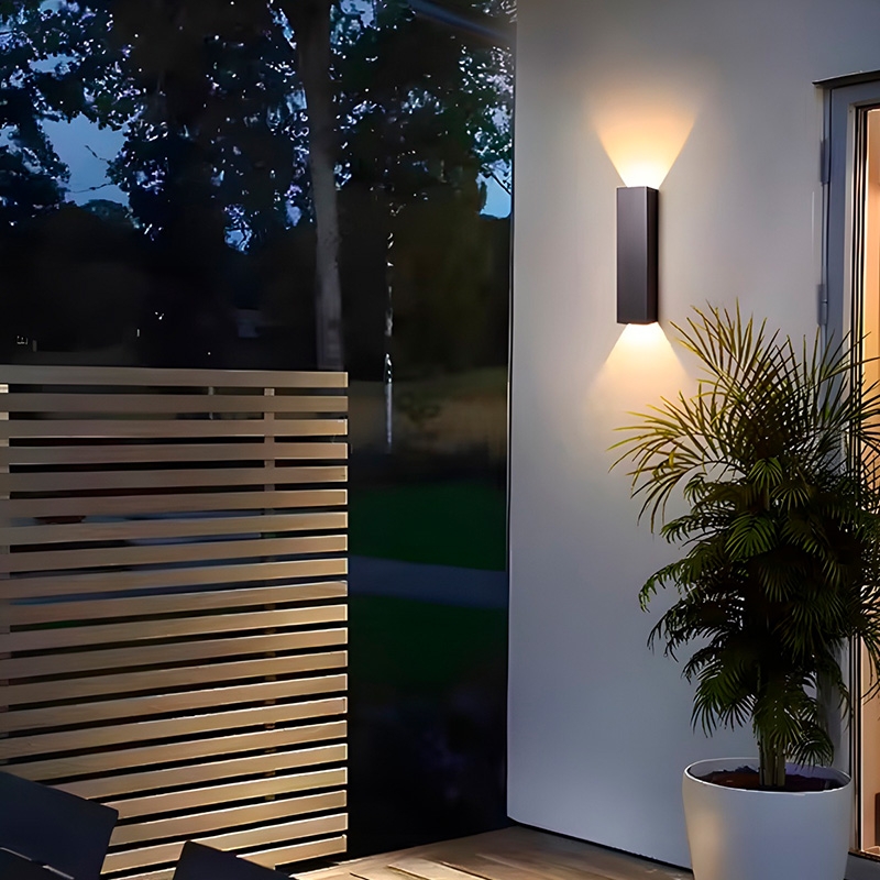 Arandela Nordecor Fit 8 watts 3000K Preto IP65 250x84,5x30,5mm Bivolt 6693