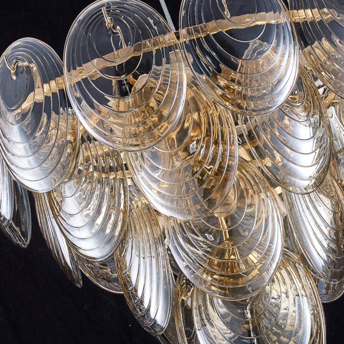 Pendente +Luz Shell Vidro e Metal Conhaque e Dourado 9L E14 Ø600x500mm PE-205/9.60CQDO