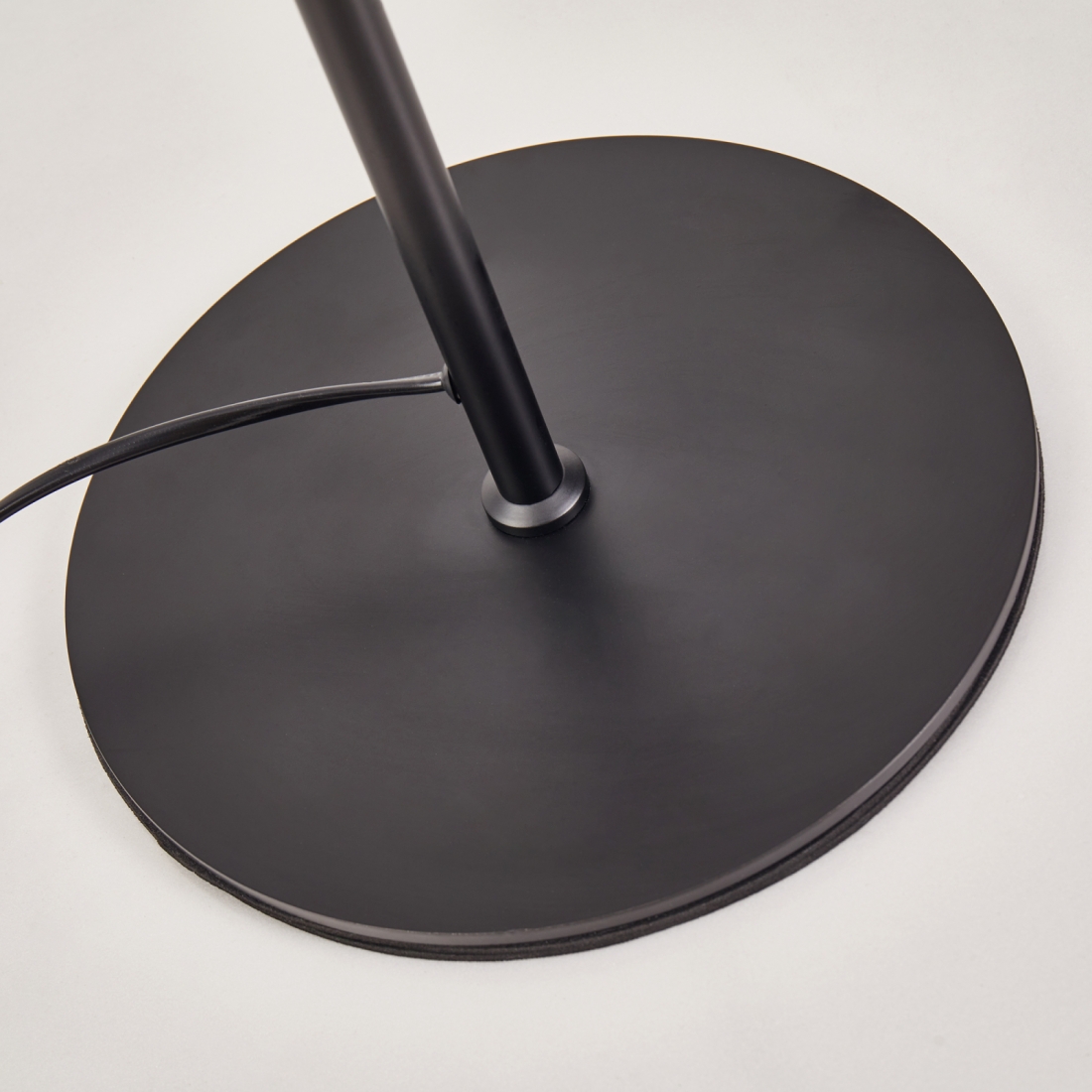 Luminária de piso Nordecor Clus 1L MR11 Mini Dicroica Preto 1440x190x230mm 2919