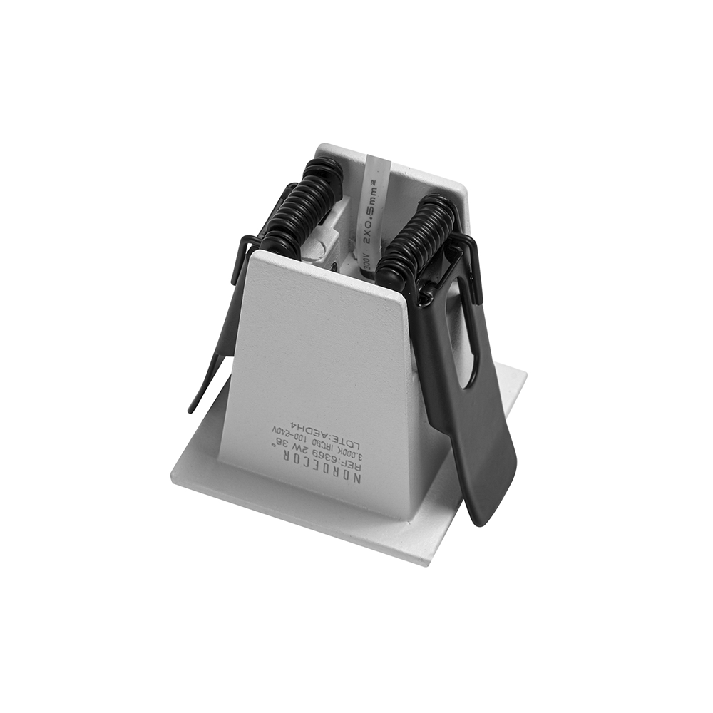 Embutido Nordecor Downlight Powerus Branco 2 watts 4000K IRC90 15° Bivolt 46x46x52mm 6780