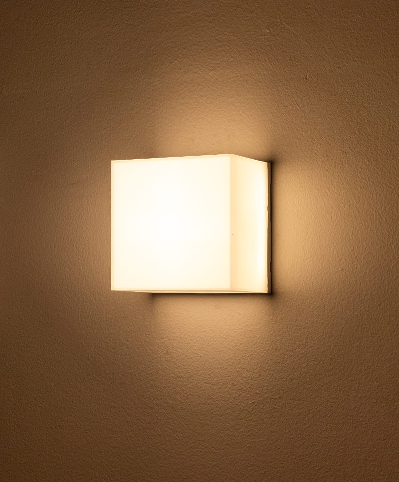 Arandela Opus Kubo 5 watts 3000K 250° IP65 Branco 100x100x75mm OPS 84776


