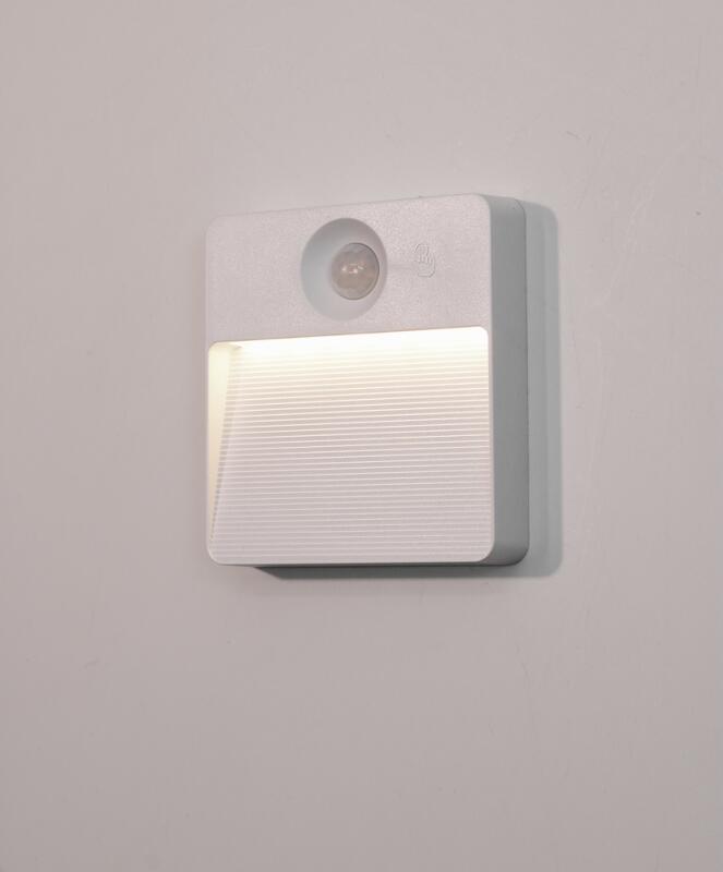 Balizador Opus Case Branco 0,8 Watts IP20 3000K / 4000K / 6000K  80×15×75mm OPS 81256